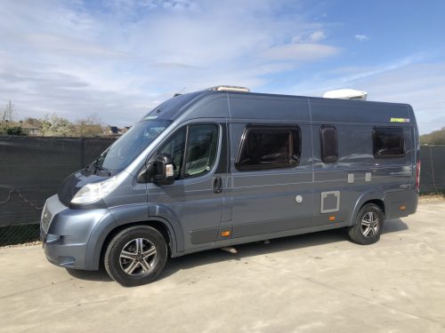 Hymer Yellowstone 649 SINGLE BEDS photo: 1