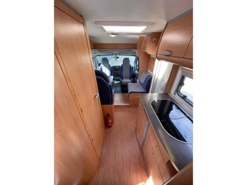 Adria Sport S 577 SP Festbett Etwas Sch&ouml;nes Foto: 12