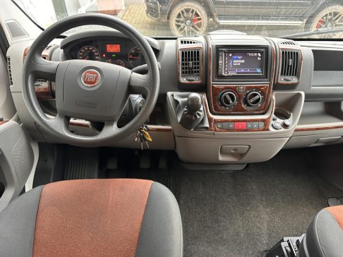 Joint Spaceline Fiat 130PK Dachklimaanlage TV Foto: 15