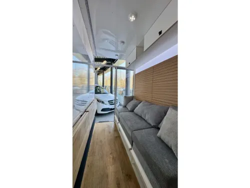 VANRooms photo: 9