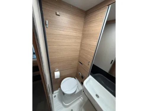 Weinsberg Xcursion 500 LT Compact Drop-down bed 22000 km! photo: 15