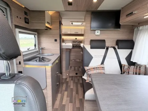 Weinsberg CaraCompact Suite 640 MEG photo: 7