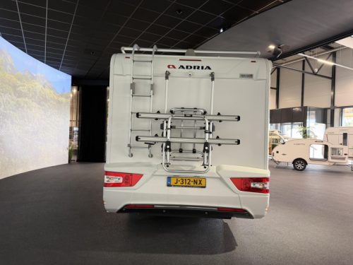 Adria Coral 600 SL Nivelliersystem / Maxxfan Foto: 3