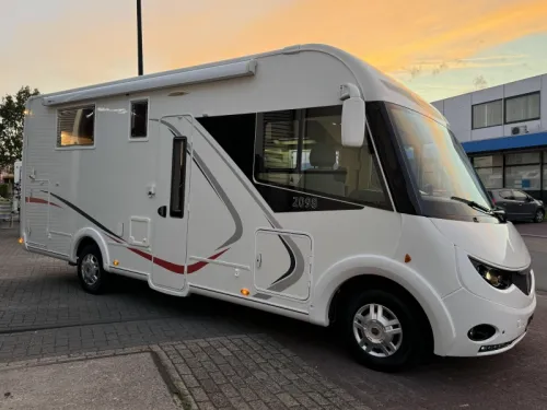 Challenger Sirius 2098 Queen bed-Lift bed-2x Airco photo: 2