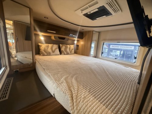 Knaus Sun I 900 LX Automatik 177 PS Vollausstattung Queensbed+Hubbett 2x Dachklimaanlage elektr. Sch&uuml;ssel Victron 3x TV Remis Plissee Leder gro&szlig;e Garage Foto: 19