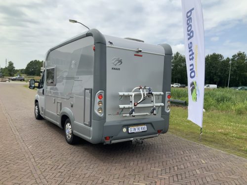 Knaus Van Ti 600 ME &ndash; Complete 3 liter 160 HP Semi-integrated, fixed bed, half-dinette, swivel seats Motorhome centre on the road photo: 4