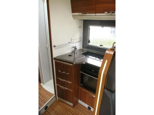 Adria Matrix Plus 670 SL Lits jumeaux, Toit relevable. photo : 8