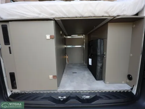 Hymer Grand Canyon S 600 4x4 4 Matic Off Grid photo: 17
