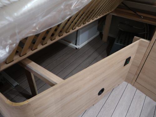 Knaus Sudwind Black Selection 500 FU ROUND SEATING FRENCH BED photo: 9
