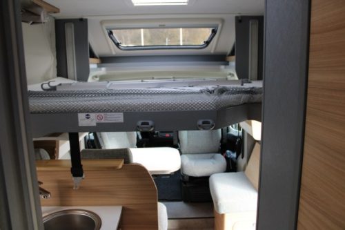 Dethleffs 7052 DBM Just 90 Queenbed + Hubdach ger&auml;umige Garage (94 Foto: 50