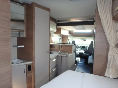Knaus L!ve Wave 650 MF Niederl&auml;ndisch mit Historie Foto: 20