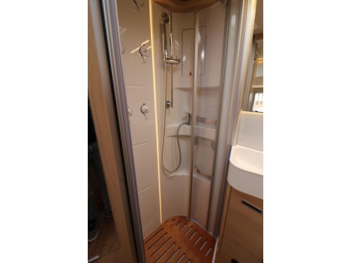 Hymer BMC-I 600 Single beds + Pop-top roof  photo: 25