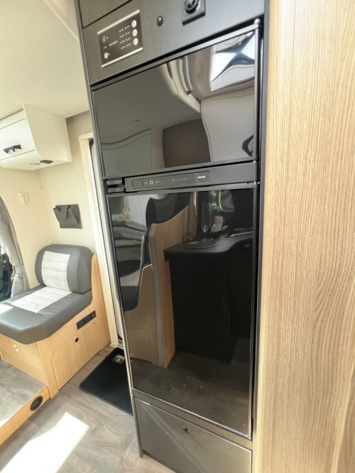 Sunlight T68 Adventure Edition 9T AUT ENKELE BEDDEN+HEFBED foto: 8