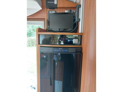 Adria Matrix M 670 SC 5 seatbelts, solar and TV photo: 7