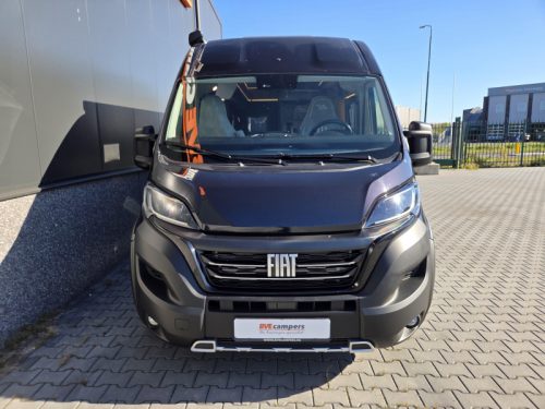 P&ouml;ssl Summit 640 Shine 180pk Black edition Foto: 4