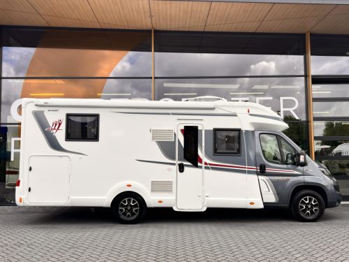 Rapido 696 F Premium Edition Face to face  Foto: 6