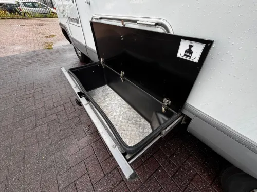 Hymer B544 Vollintegriert Wohnmobil, 4 Personen Foto: 11