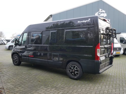 Sunlight Cliff 600 XV, Camper van de 6 Meter, Cama transversal foto: 22