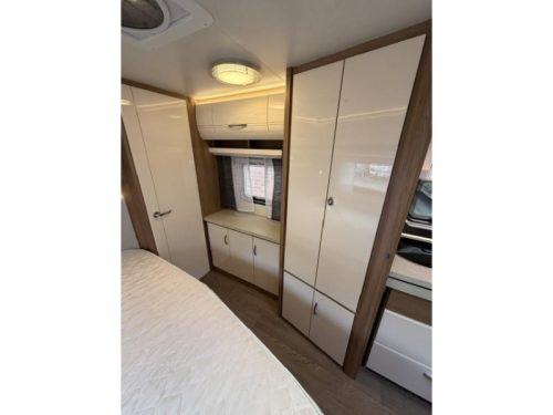 Hobby Excellent 560 WFU Incl. Mover and Awning photo: 17