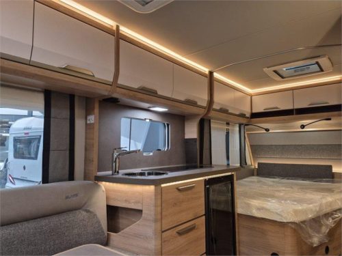 Knaus Sudwind Black Selection 450 FU Foto: 3