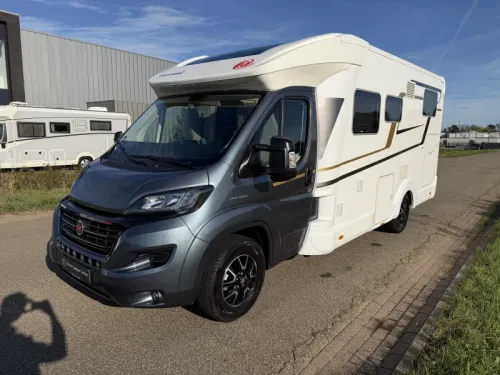Eura Mobil Profila T 695 EB Wintervast, Lengtebedden  foto: 29