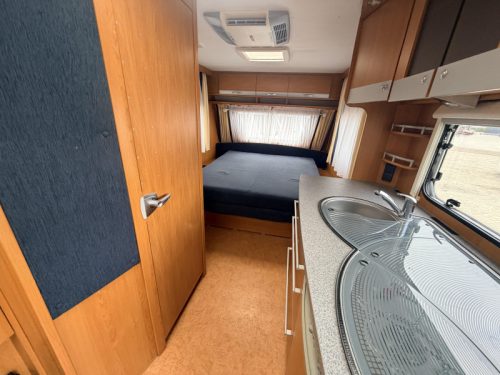Dethleffs Camper Lifestyle 590 S Queensbed Airco Zelt Foto: 4