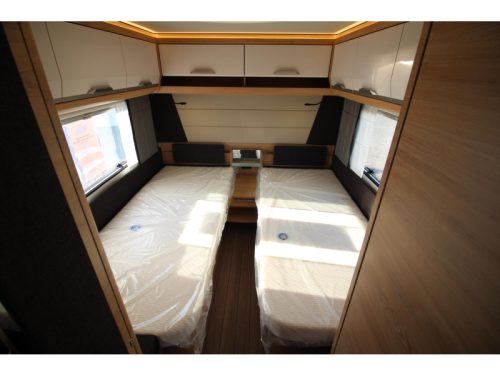 Knaus Sudwind Black Selection 540 UE Panoramic roof + Single bed photo: 8