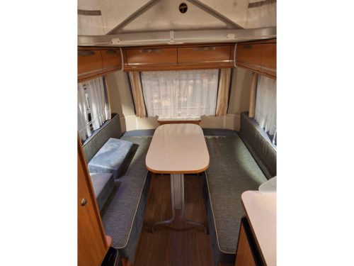 Eriba Touring 410 GT L&auml;ngsschl&auml;fer Sitzgruppe Rangierhilfe Foto: 6