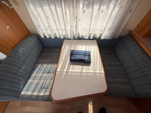 Hobby De luxe Easy 500 KMFE 6 berths, Awning with walls photo: 3