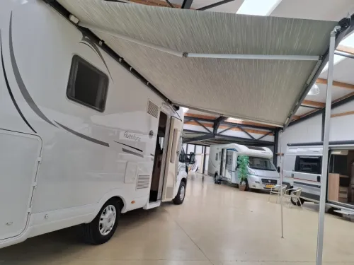 Pilote Adventure 736 T 130PS Queensbed Hubdach Foto: 2