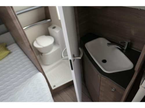 Knaus Sport Silver Selection 450 FU including awning photo: 14