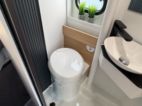 Adria Twin 640 SGX 60 Years Edition 140 hp AUTOMATIC 8-Speed Euro6 Fiat Ducato 9 Maxi **Single beds height adjustable/4 seats photo: 22