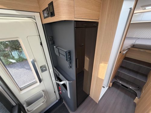 Adria Coral Plus 670 DL AUTOMAAT foto: 9