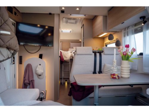 LMC Tracer 690EL model 2027 single beds photo: 8