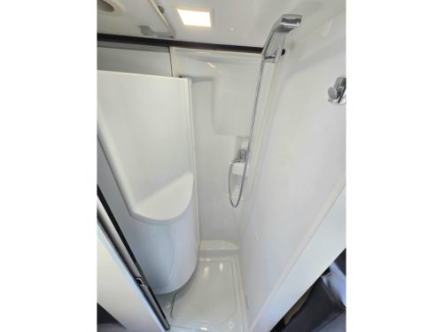 Adria Twin Supreme 640 SLB L&auml;ngsbetten 9G Automatik  Foto: 17