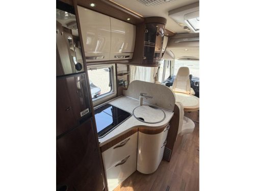 Hymer B 588 Automatic Single Beds Pop-top roof 2X Air conditioning Inverter Solar panel photo: 15