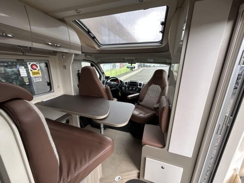 B&uuml;rstner Travel Van T 620 G  photo: 6