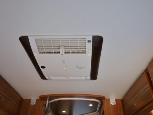 Globecar Campscout roof air conditioning | Van conversion busbiker photo: 13