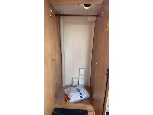 Hobby Excellent Easy 460 UFE franz&ouml;sisches Bett Rundsitzgruppe Toilette Foto: 9
