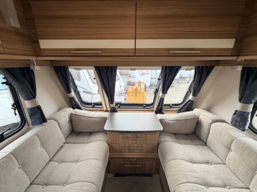 Elddis Crusader Solano 462 Mover, auvent. chauffage par le sol photo : 7