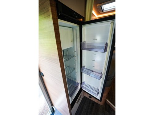 Knaus LIVE WAVE 650 MF photo : 14