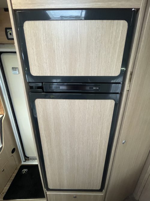 Sunlight Capron Libert&eacute; VIP 690 VIP FRENCH BED+PULL-DOWN BED ROOF AIRCO photo: 7