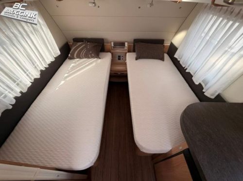 Knaus Sudwind Silver Selection 460 EU Single beds 1st owner photo: 10