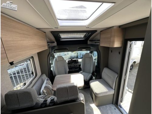 Hymer GT-S 600 XL Bed photo: 7