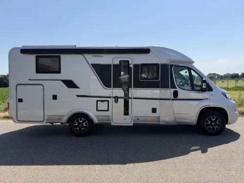 Adria Compact Supreme DL Face-to-Face, 160HP photo: 24