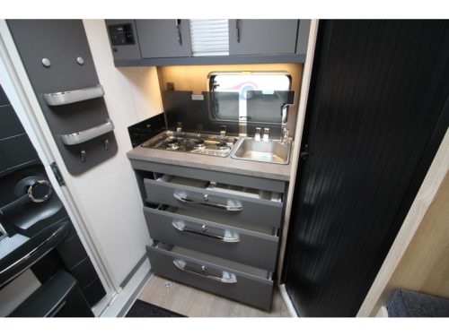 Hobby De Luxe 460 SFF Queensbed photo: 13