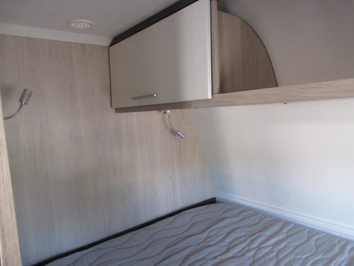 Caravelair Alba Family 426 WITH DOREMA AWNING photo: 5