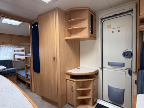 Hobby De luxe Easy 540 UK Kinderzimmer Rundsitz Foto: 8