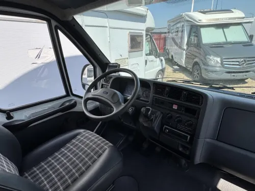 Hymer Camp 644 G 6 pers LARGE GARAGE 128hp photo: 29