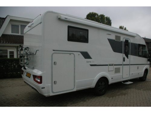 Adria Sonic Axess 700 SC Queensbed, Hubdach, Garage Foto: 1